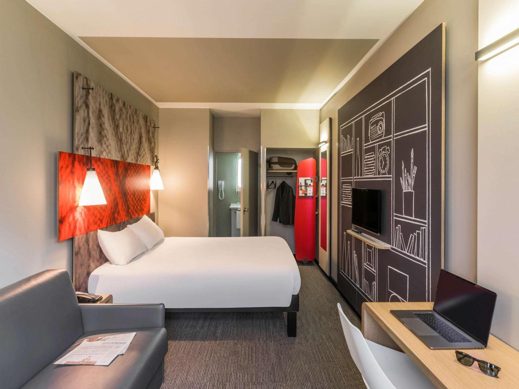 Отель Ibis Paris Gare De Lyon Ledru Rollin Экстерьер фото